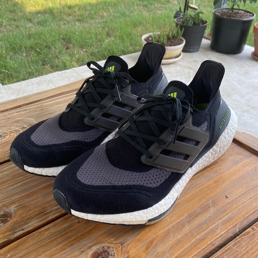 Men’s Adidas Ultraboost Size 10 Hardly worn!